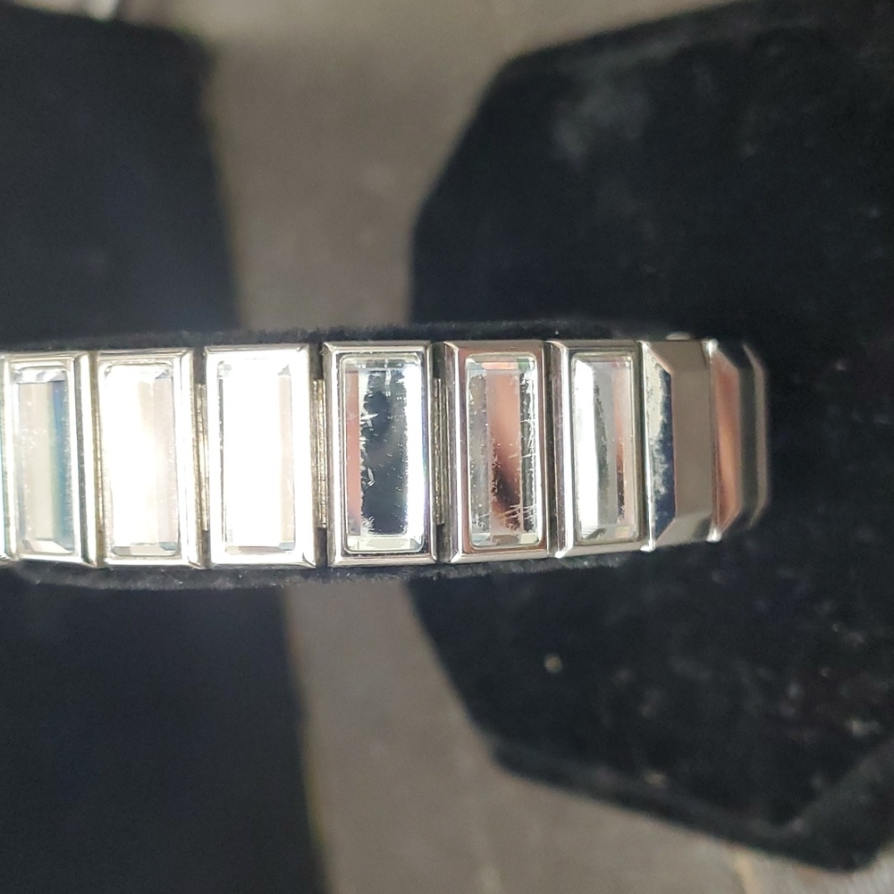 Watch - Picture 2 of 4